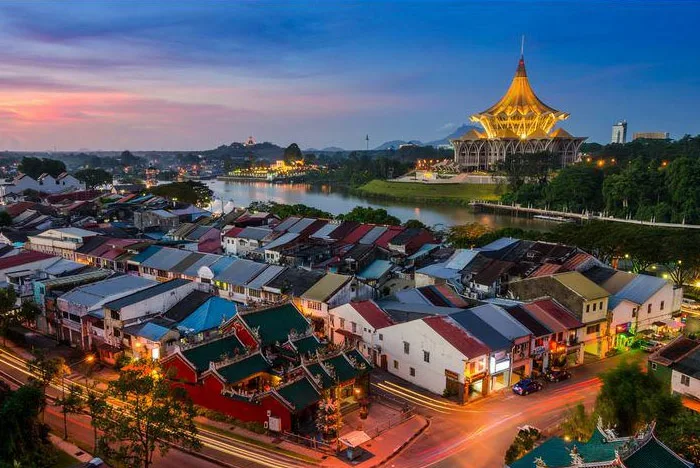 Kota lama Kuching saat senja