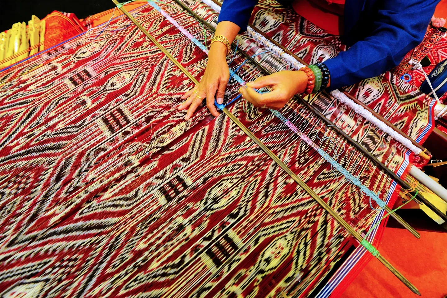 Tenun tradisional